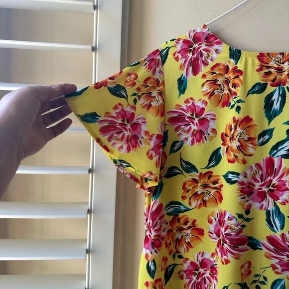 W5 Floral Yellow Top - Picture 3 of 7